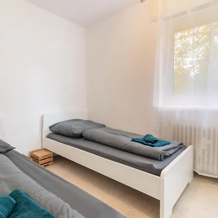 Monteuersapartment I 3 Schlafzimmer I 6 Betten I Kuche I Waschmaschine I Balkon I Garten Darmstadt