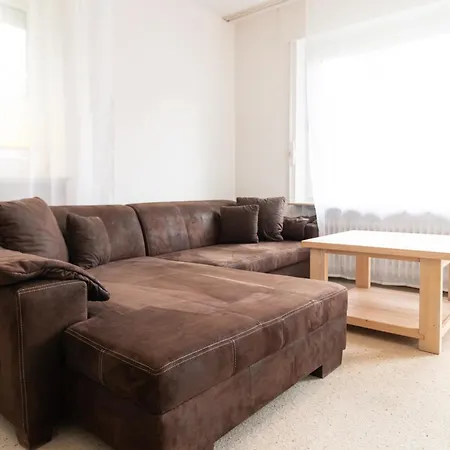 Monteuersapartment I 3 Schlafzimmer I 6 Betten I Kuche I Waschmaschine I Balkon I Garten * Darmstadt
