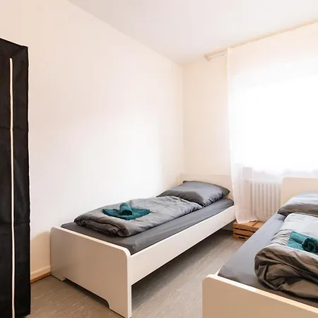 Monteuersapartment I 3 Schlafzimmer I 6 Betten I Kuche I Waschmaschine I Balkon I Garten * Darmstadt