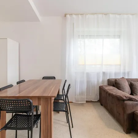 Appartamento Monteuersapartment I 3 Schlafzimmer I 6 Betten I Kuche I Waschmaschine I Balkon I Garten Darmstadt