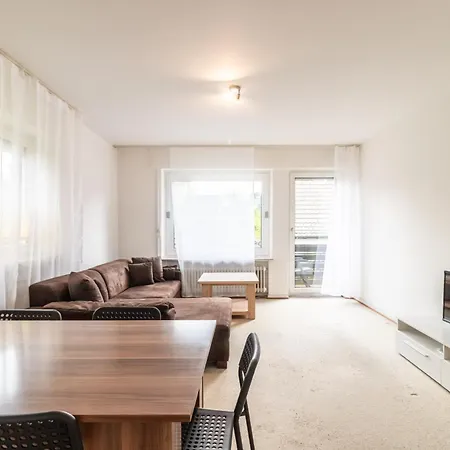 Monteuersapartment I 3 Schlafzimmer I 6 Betten I Kuche I Waschmaschine I Balkon I Garten * Darmstadt