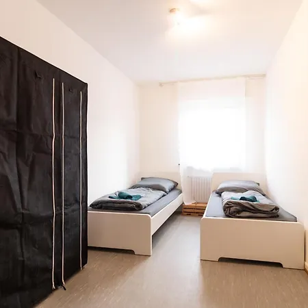Monteuersapartment I 3 Schlafzimmer I 6 Betten I Kuche I Waschmaschine I Balkon I Garten Appartamento Darmstadt