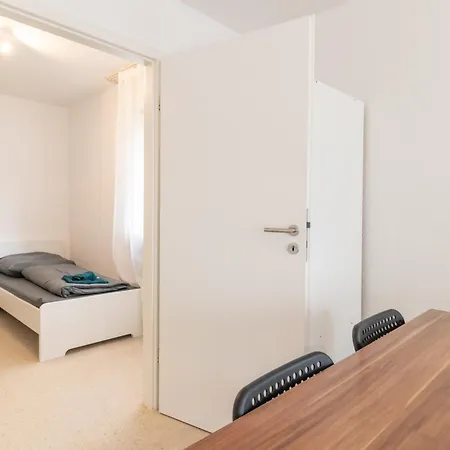 Monteuersapartment I 3 Schlafzimmer I 6 Betten I Kuche I Waschmaschine I Balkon I Garten Darmstadt